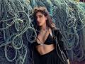 साराने पुन्हा केले फोटोशूट, दिसला ग्लॅमरस अंदाज - Marathi News | Sara Ali Khan Glamorous Photoshoot | Latest filmy News at Lokmat.com