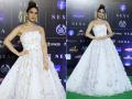 IIFA AWARDS 2019: मध्ये माधूरी पासून ते सारा खान पर्यंत पाहायला मिळाला फॅशन का जलवा - Marathi News | IIFA AWARDS 2019: From Madhuri to Sara Khan, see why you burn the fashion | Latest filmy Photos at Lokmat.com