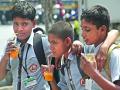 उकाड्यामुळे शीतपेयांना वाढती मागणी, तापमानाचा पारा ३८ अंशावर - Marathi News | Increased demand for soft drinks due to boiling, temperature of 38 degrees on temperature | Latest navi-mumbai News at Lokmat.com