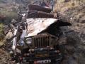 जीप 300 फूट खोल दरीत कोसळून अपघात, 3 जणांचा मृत्यू - Marathi News | Jeep collapses in 250 feet deep valley in satara, 3 died | Latest satara News at Lokmat.com