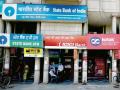 SBI, HDFC की ICICI कुठली बँक Saving Account वर देतेय सर्वाधिक व्याजदर? - Marathi News | these banks are offering high interest on saving accounts check full list | Latest business Photos at Lokmat.com