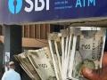 SBI ला एटीएमने केले मालामाल! कमावले हजारो कोटी, इतर बँकांचं काय? - Marathi News | ATMs made SBI rich! Earned thousands of crores, what about other banks? | Latest business News at Lokmat.com