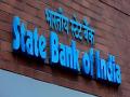 SBI ला सर्वोच्च न्यायालयाचा झटका, ऑनलाइन फसवणूक प्रकरणात ठोठावला ₹ 94 हजारांचा दंड - Marathi News | Supreme Court gives SBI a blow, imposes a fine of Rs 94,000 in 'that' online fraud case | Latest national News at Lokmat.com