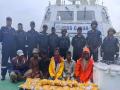 गुजरातच्या किनारपट्टीवर २०० कोटींचे ड्रग्ज जप्त; ६ पाकिस्तानी नागरिकांना अटक - Marathi News | 200 crore worth of drugs seized on Gujarat coast; 6 Pakistani nationals arrested | Latest crime News at Lokmat.com