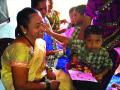 सृजन प्राथमिक शाळेत अनोखा मातृदिन - Marathi News | Unique Mother's Day in Generation Primary School | Latest raigad News at Lokmat.com