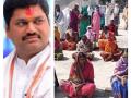 coronavirus : उत्तरप्रदेशात अडकलेल्या भाविकांची हाक धनंजय मुंडेंनी ऐकली; स्थानिक प्रशासनाच्या मदतीने केली राहण्या-जेवण्याची व्यवस्था - Marathi News | Coronavirus : Dhananjay Munde helps Parali devotees who stuck in UP due to lockdown | Latest beed News at Lokmat.com
