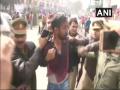 Padmaavat Controversy : वाराणसीत सिनेमागृहाबाहेर तरुणाचा आत्मदहनाचा प्रयत्न - Marathi News | Padmaavat Controversy: Man tries to self immolate outside a cinema hall in Varanasi | Latest national News at Lokmat.com