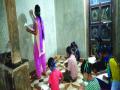 ‘त्या’ विद्यार्थिनीच झाल्या शिक्षिका; गावातील विद्यार्थ्यांना शिक्षणाचे धडे - Marathi News | ‘Those’ students became teachers; Lessons for the students of the village | Latest thane News at Lokmat.com