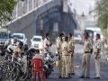 ‘थर्टी फर्स्ट’निमित्त कडेकोट बंदोबस्त; पोलिसांचे गर्दी न करण्याचे आवाहन - Marathi News | Strict arrangements for ‘Thirty First’; Police appeal not to crowd | Latest mumbai News at Lokmat.com
