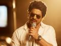 चाहत्यांचे अतरंगी प्रश्न अन् शाहरूख खानची मजेशीर उत्तरं!! - Marathi News | shahrukh khan fans ask shocking questions from actor during live chat | Latest filmy News at Lokmat.com