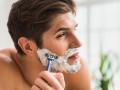 दाढी करताना या 5 गोष्टींची घ्या काळजी, त्वचा विकारापासून होईल बचाव - Marathi News | Shaving Tips : How to shave beard on pimples and infected skin | Latest beauty News at Lokmat.com