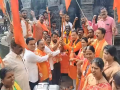 मशाल चिन्हं मिळाल्याने फटाके फोडून शिवसेनेने केला जल्लोष - Marathi News | Shiv Sena cheered by bursting firecrackers after receiving torch symbols | Latest chhatrapati-sambhajinagar News at Lokmat.com