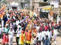 शिवजयंतीला आणुरमध्ये महिलांनी घरा-दारांची केली स्वच्छता, सुंदर रांगोळ्यांनी दारांची सजावट - Marathi News | 'Lokotsav' format to Shiv Jayanti in Anur | Latest kolhapur News at Lokmat.com