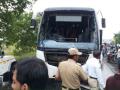 शिवशाही बसची प्रवाशी वाहनास धडक : आठ जखमी - Marathi News | Shivshahi bus hit private vehicle , eight injured | Latest akola News at Lokmat.com