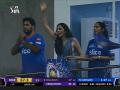 Who is she? MI vs KKR IPL 2022 Live Updates : अच्छा, टाटा, बाय-बाय!; कोलकाताच्या Sam Billings ची विकेट पडली अन् मिस्ट्री गर्ल चर्चेत आली, Photo - Marathi News | MI vs KKR IPL 2022 Live Updates : Murugan Ashwin strikes, Sam Billings departs for 17 now; Mystery girl say Bye Bye to him, photo viral | Latest cricket Photos at Lokmat.com