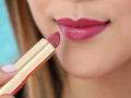 सौंदर्य वाढवणाऱ्या लिपस्टिकचे 'हे' धोके माहीत आहेत का? - Marathi News | serious side effects of lipstick on health | Latest health Photos at Lokmat.com
