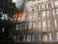 मुंबईतल्या सिंधिया हाऊस बिल्डिंगच्या तिस-या मजल्याला आग - Marathi News | Fire at third floor of the Scindia House building in Mumbai | Latest mumbai News at Lokmat.com