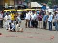 बाजारपेठा उघडल्याने सावंतवाडीत शिवसेनेकडुन जल्लोष - Marathi News | Jallosh from Shiv Sena in Sawantwadi after opening of markets | Latest sindhudurga News at Lokmat.com