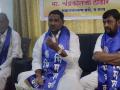 माजी मंत्री चंद्रकांत हंडोरे नाराज?; शिंदे गटात जाण्याच्या चर्चेवर स्पष्टीकरण - Marathi News | Former minister Chandrakant Handore upset?; Clarification on the discussion of joining the Shinde group | Latest maharashtra News at Lokmat.com