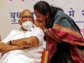मुंबईतील धमाका लोकांना समजला आता दिल्लीतील धमाका केव्हा? राजकीय चर्चांना उधाण - Marathi News | After the resignation of Sharad Pawar, there is a discussion in the political circle that what will be the next political explosion | Latest maharashtra News at Lokmat.com