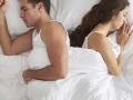 कपल्समध्ये वेगानं वाढत आहे Sleep Divorce चा ट्रेण्ड, जाणून घ्या याचा नात्यावर काय पडतो प्रभाव! - Marathi News | What is sleep divorce and what are its benefits for health and relationship | Latest sakhi News at Lokmat.com