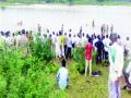 पिता-पुत्राचा किरोडा तलावात बुडून मृत्यू - Marathi News | The father-son duo drown in the lake and die in the lake | Latest nanded News at Lokmat.com
