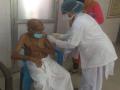 Corona Vaccination: कोरोना लस घेण्यासाठी वृद्ध व्यक्ती केंद्रावर पोहचले; आधार कार्डावरील वय पाहून सगळेच चक्रावले - Marathi News | Corona Vaccination: Swami Shivanand World Oldest Person Got The Corona Vaccine In Varanasi | Latest national News at Lokmat.com