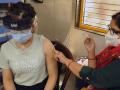 Corona Vaccination: कोरोनातून बरे झालेल्यांना लस देऊ नका, कारण...; पंतप्रधान नरेंद्र मोदींना तज्ज्ञांनी सोपवला महत्त्वाचा रिपोर्ट - Marathi News | Corona Vaccination: Unplanned Vaccination May Promote Virus Mutation, Health Experts Report | Latest national News at Lokmat.com