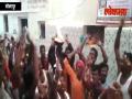 सोलापुरातील रुपाभवानी मंदिरात भाविकांचा जल्लोष - Marathi News | Hail of devotees at Rupabhavani Temple in Solapur | Latest solapur Videos at Lokmat.com