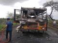 सोलापूरात मराठा समाज आक्रमक, बसेस जाळल्या - Marathi News | Maratha community attacked Solapur, attacked buses | Latest solapur Videos at Lokmat.com