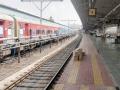 coronavirus; कोरोनामुळे रेल्वे प्रवाशांची संख्या ७० टक्के घटली - Marathi News | Corona reduced the number of railway passengers by 5 percent | Latest solapur News at Lokmat.com