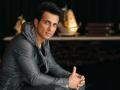Sonu Sood : भारीच! सोनू सूदकडे चाहत्याने केली तब्बल 1 कोटीची मागणी; अभिनेत्याने दिलं भन्नाट उत्तर, म्हणाला... - Marathi News | fan asked sonu sood to give him 1 crore know actor hilarious response | Latest filmy News at Lokmat.com
