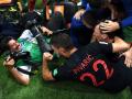 FIFA Football World Cup 2018 :  अन् क्रोएशियाच्या खेळाडूंनी मागितली माफी - Marathi News | FIFA Football World Cup 2018: Croatian players apologizes | Latest football News at Lokmat.com