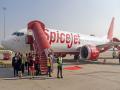 SpiceJet च्या अडचणीत वाढ; कर्मचाऱ्यांचा PF देण्यासाठीही पैसे नाही, EPFO ने बजावली नोटीस - Marathi News | SpiceJet's Troubled Rise; company do not have money to pay PF of Employees, EPFO has issued a notice | Latest business News at Lokmat.com