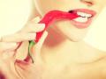 तिखट-मसालेदार खाणाऱ्यांचं 'असं' असतं लैंगिक जीवन! - Marathi News | Love for spicy food tells this about your sex life | Latest sexual-health News at Lokmat.com