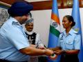 भारतीय हवाई दलातील अधिकारी खेळणार ट्वेंटी-20 वर्ल्ड कप! - Marathi News | IAF lauds Sqn Ldr Shikha Pandey for being part of India's T20 World Cup squad | Latest cricket Photos at Lokmat.com