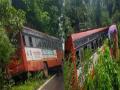 Sindhudurg: बाजू देताना भरधाव दोन बसचा अपघात, ७ प्रवासी जखमी; अन् अनर्थ टळला - Marathi News | 7 passengers injured in two bus accident in Dodamarg-Hewale Bombarde Sindhudurg district | Latest sindhudurga News at Lokmat.com