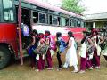 बस सुरू झाल्याने विद्यार्थ्यांचा प्रवास सुखकर - Marathi News |  The bus journey started by the bus passengers | Latest raigad News at Lokmat.com