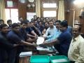 ११० एसटी कर्मचाऱ्यांनी मागितले स्वेच्छा मरण - Marathi News | 110 ST volunteers asked for voluntary death | Latest maharashtra News at Lokmat.com