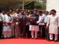 Maharashtra Budget 2018 : अर्थमंत्र्यांनी एक तीळ सात जणांत वाटला, पण...  - Marathi News | Maharashtra Budget 2018: Finance Minister Sudhir Mungantiwar will present the budget | Latest mumbai News at Lokmat.com