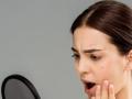 पावसाळ्यात चेहरा दिसतो चिप्प तेलकट? ४ उपाय, तेलकट चेहरा दिसेल फ्रेश चमकदार - Marathi News | Skin care tips to keep your skin glowing in monsoon | Latest sakhi News at Lokmat.com
