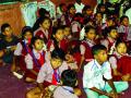 प्राथमिक शाळेचे विद्यार्थी गणवेशापासून वंचितच - Marathi News | Primary school students are deprived of uniform | Latest raigad News at Lokmat.com