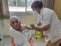 "घरोघरी जाऊन लस देणार असाल तर केंद्राच्या परवानगीची वाट पाहू नका, आम्ही परवानगी देऊ" - Marathi News | "vaccinate from door to door, don't wait for the Centre's permission, we will allow it high court | Latest mumbai News at Lokmat.com