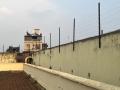 कोल्हापुरातील सबजेलच्या भिंतीवर 'इलेक्ट्रिक फेन्सिंग' - Marathi News | To prevent the prisoners from escaping Electric fencing on security wall of subjail in Kolhapur | Latest kolhapur News at Lokmat.com