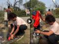 Video: रस्त्याच्या बाजूला हँडपंपवर कपडे धुताना दिसला प्रसिद्ध अभिनेता, झालीये अशी अवस्था - Marathi News | actor sunil grover seen washing his clothes on road handpump shared video | Latest filmy News at Lokmat.com