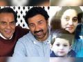 SEE PICS : ही आहे धर्मेन्द्र यांची मोठी सून आणि सनी देओलची पत्नी पूजा देओल! - Marathi News | sunny deol secret marriage wife pooja deol with her two sons first picture | Latest filmy News at Lokmat.com