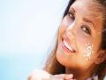 खरचं, सनबर्नमुळे ऑयली होते स्किन?; जाणून घ्या सत्य - Marathi News | Is it true that sunburn cause oily skin | Latest beauty Photos at Lokmat.com