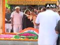 Sushma Swaraj Funeral: सुषमा स्वराज अनंतात विलीन, दिल्लीतील लोधी स्मशानभूमीत अंत्यसंस्कार - Marathi News | Sushma Swaraj Death: Sushma Swaraj funeral at Lodhi Cemetery in Delhi | Latest national News at Lokmat.com