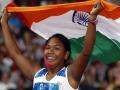 स्वप्ना बर्मनला मिळाले विशेष शूज - Marathi News |  Dreams got the shape of a pair of shapes | Latest other-sports News at Lokmat.com