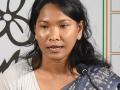 Swapna Barman : "मी राजकारणात येऊन चूक केली", TMC उमेदवाराच्या घराला आग, काय म्हणाल्या स्वप्ना बर्मन? - Marathi News | west bengal news trinamool candidate and athlete Swapna Barman house caught fire said this things | Latest national News at Lokmat.com